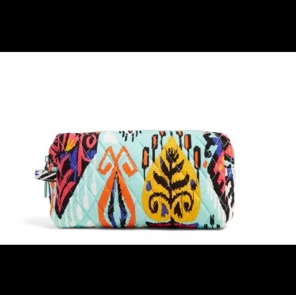 VERA BRADLEY Blue Pueblo Zip Quilt Medium Cosmetic Bag